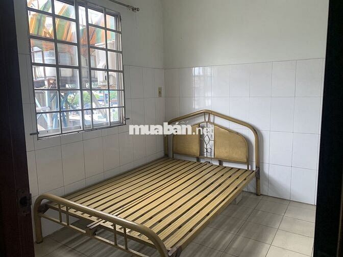 Phòng trọ máy lạnh, toilet riêng, an ninh cao