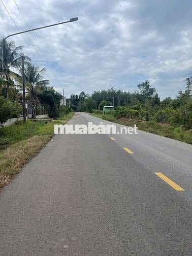 Cần bán căn nhà sổ sẵn ..dt. vào ở ngay..khu dân hiện hũu