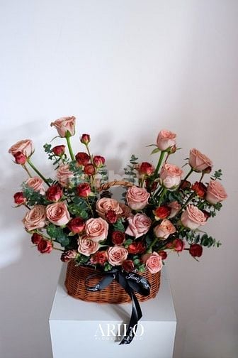 ARILO – Lẵng hoa sang trọng, tinh tế và mang đậm dấu ấn riêng