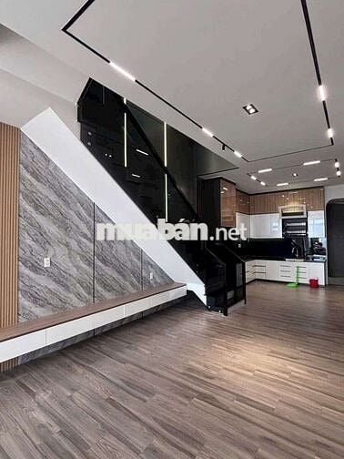 Nhà mới xây đẹp y hình 4 x 18 có 4pn 5wc sân thượng