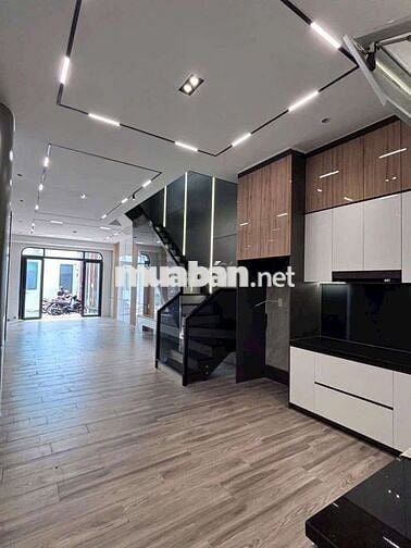 Nhà mới xây đẹp y hình 4 x 18 có 4pn 5wc sân thượng