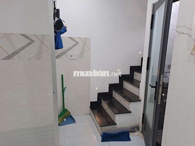 Cho thuê mặt tiền trệt, tầng 1 và tầng 2