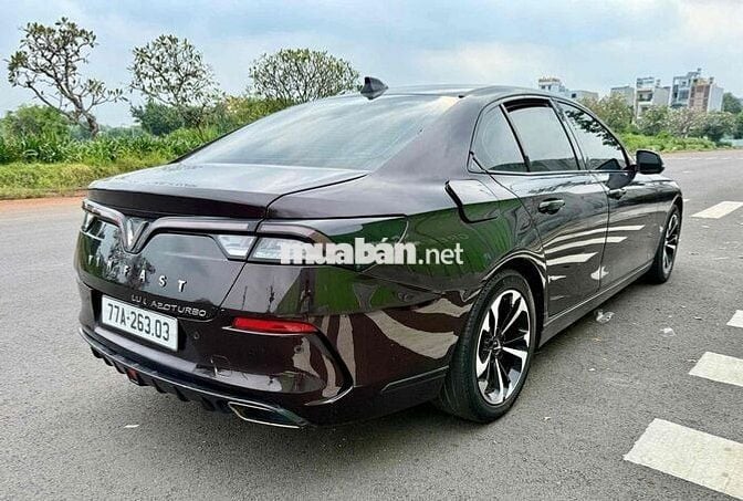 VinFast Lux A2.0 2019 Plus 2.0 AT - 70000 km