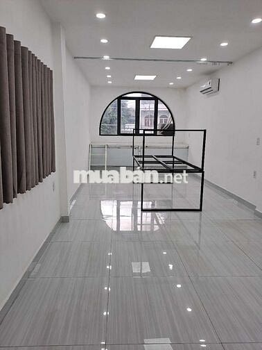 Cho thuê mặt tiền trệt, tầng 1 và tầng 2