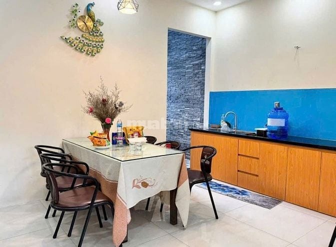 Bán nhà(HÓT)-3Tầng-DT70m2-3PN-ÔTÔ ĐẬU CỬA-vĩnh Hoà-Nha Trang-chỉ 4ty5 