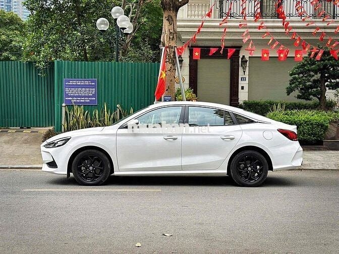 MG5 2024 Standard- 10000 km