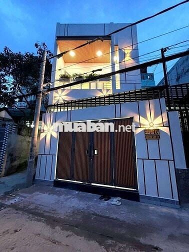 NHÀ GÓC 2 MẶT TIỀN - HẺM 233 NGUYỄN VĂN CỪ