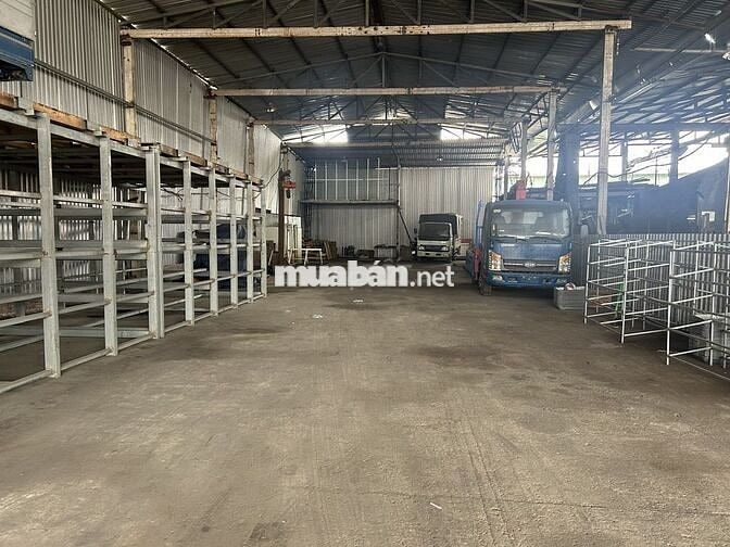 Cho thuê Mặt bằng QL1A Q12 550m2 thông thoáng, có điện 3 pha, có VP