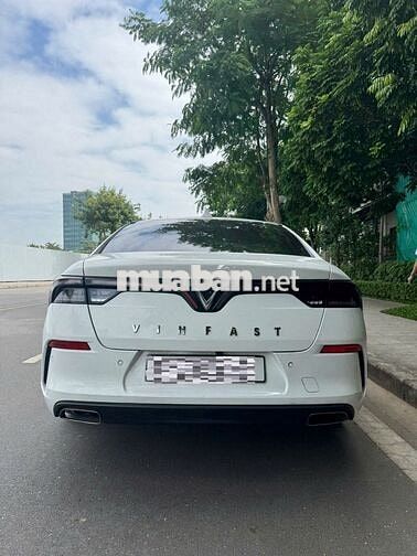 VinFast Lux A2.0 2022 Plus  - 30000 km