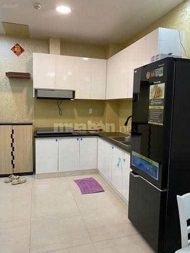 Chung cư 590, CMT8, P. 11, Quận 3 căn 2p ngủ, có NTCB, ban công 12tr/t