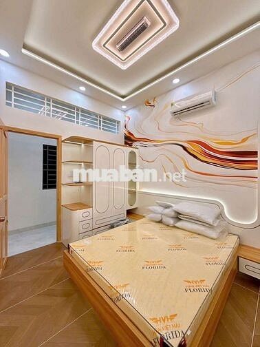 NHÀ GÓC 2 MẶT TIỀN - HẺM 233 NGUYỄN VĂN CỪ