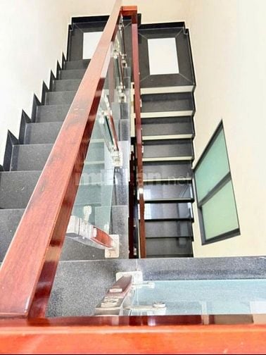 Bán nhà(HÓT)-3Tầng-DT70m2-3PN-ÔTÔ ĐẬU CỬA-vĩnh Hoà-Nha Trang-chỉ 4ty5 