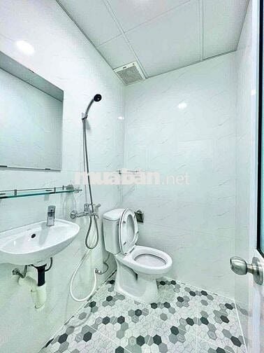 Phòng mới full nội thất - có thang máy - hầm xe rộng ngay cầu chữ Y