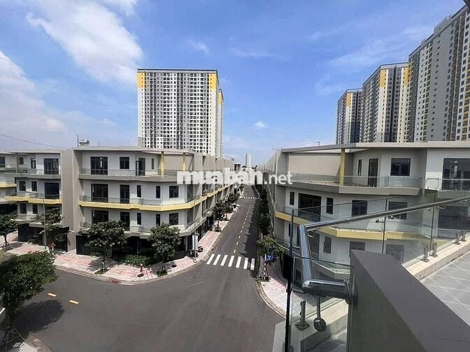 Nhà Phố Bcons Uni Valley diện tích 60m2 1 trệt 2 lầu 1 tum