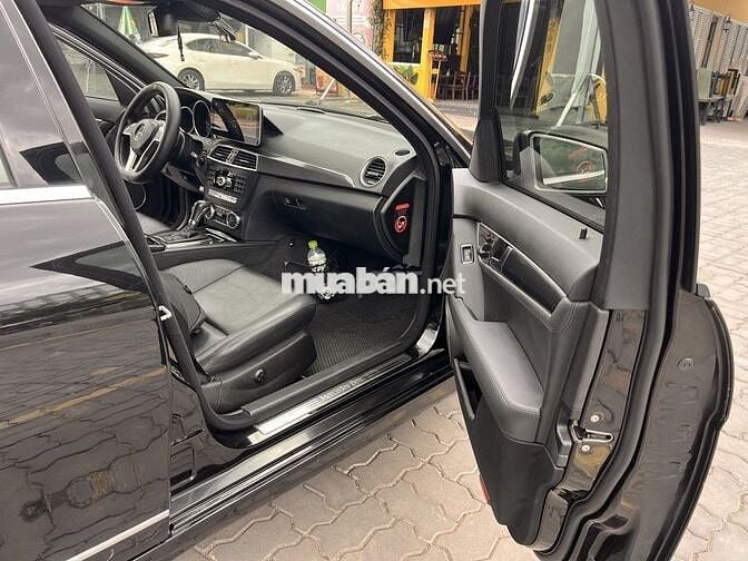 Mercedes Benz C Class 2012 C300 AMG - 110000 km