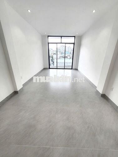 Nhà mới Xây _Thang Máy xịn_3 sàn suốt full ML Nguyễn Văn THương