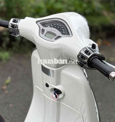 vespa primavera đời mới đèn led 9 chủ sang tên