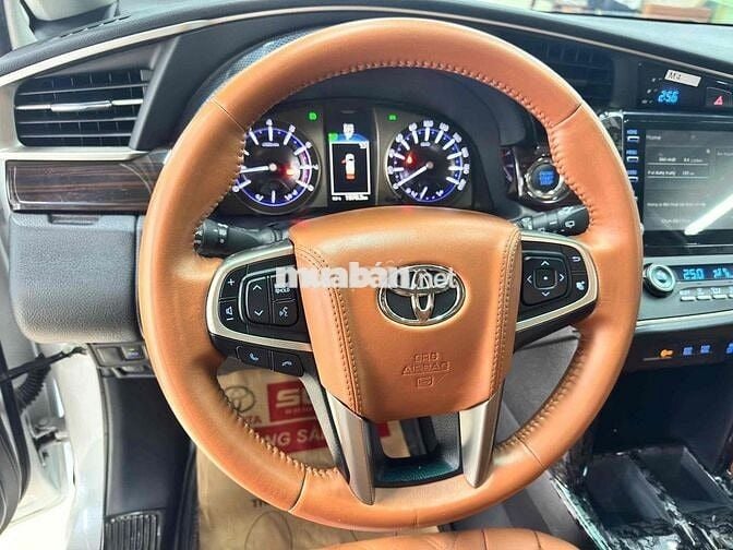 Toyota Innova 2023 2.0G AT - 67600 km