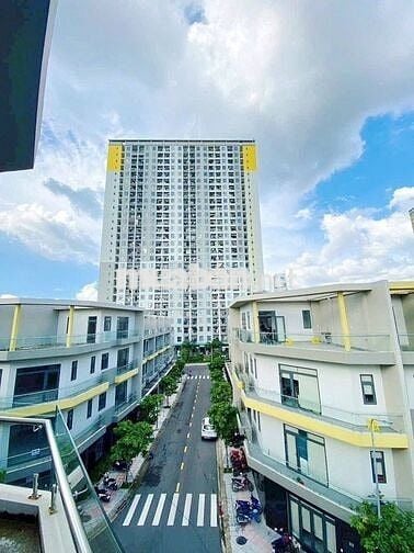 Nhà Phố Bcons Uni Valley diện tích 60m2 1 trệt 2 lầu 1 tum