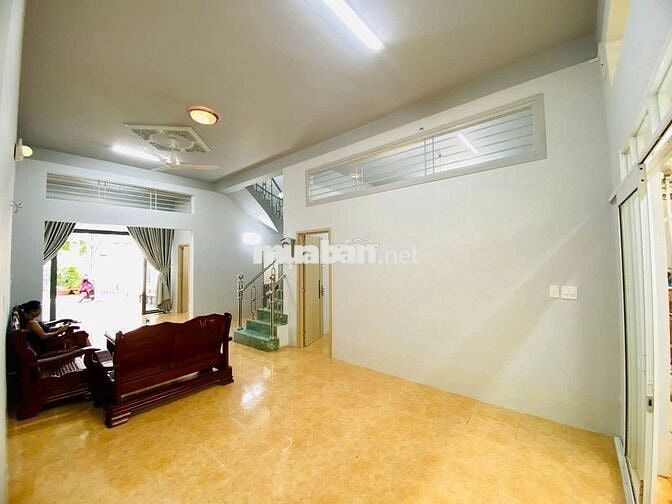 Cho thuê nhà hẻm 15 hoàng văn thụ ngay trung tâm