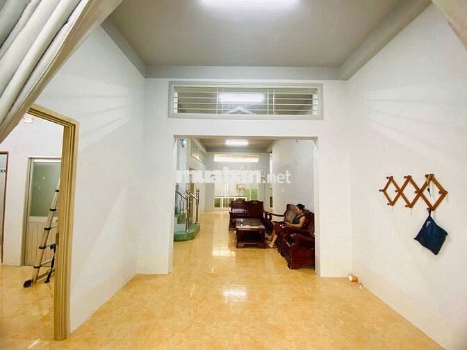 Cho thuê nhà hẻm 15 hoàng văn thụ ngay trung tâm