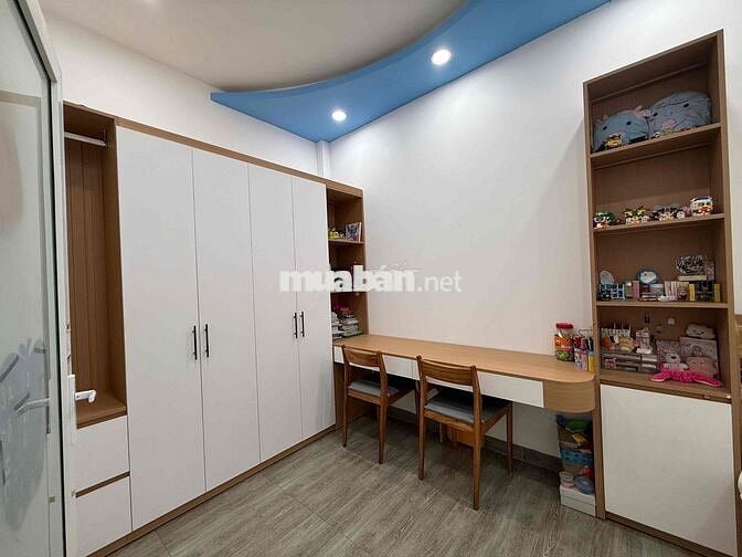 Nhà đẹp 3 tầng 3 mê lệch kiệt ô tô trước nhà