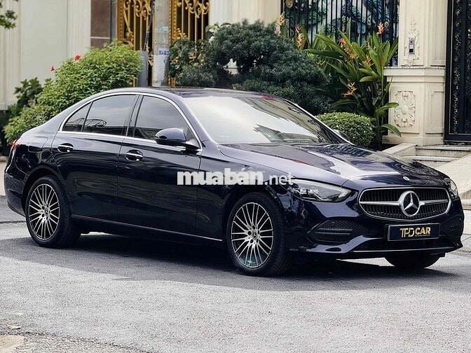 Mercedes C200 Avantgarde Plus 2022 có xuất hoá đơn