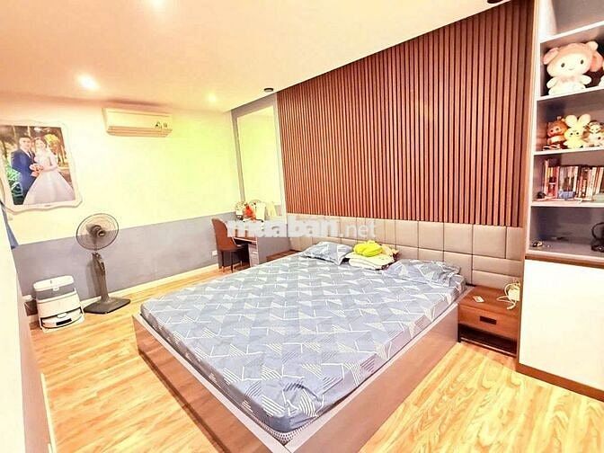 Bán gấp Căn Hộ số 3 Nguyễn Huy Tưởng, 103m2,3N,2WC, giá 8.9 tỷ