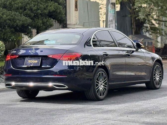 Mercedes C200 Avantgarde Plus 2022 có xuất hoá đơn