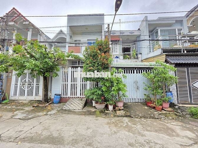 Nhà phố 74m 3 phòng ngủ gần chợ Dĩ An 1 và BigC Go