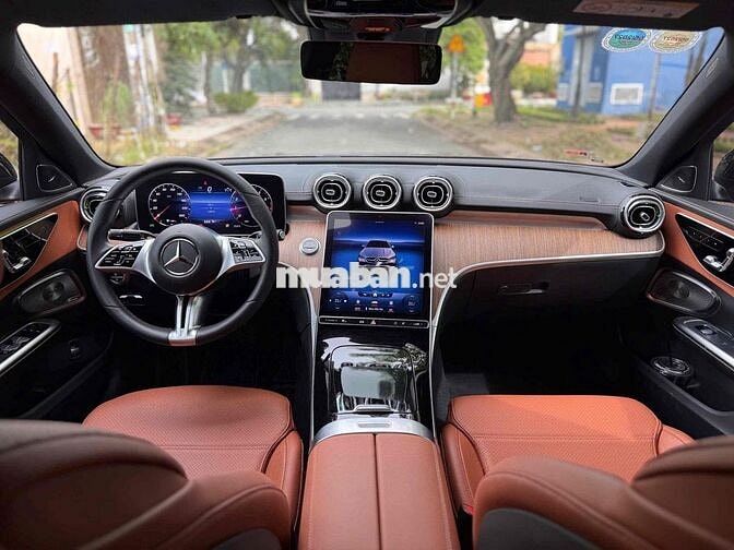 Mercedes C200 Avantgarde Plus 2022 có xuất hoá đơn
