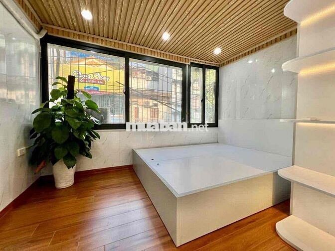 Bán Căn TT Nguyễn Chính  view mặt phố,3 ngủ, đẹp long lanh oto gần 90m