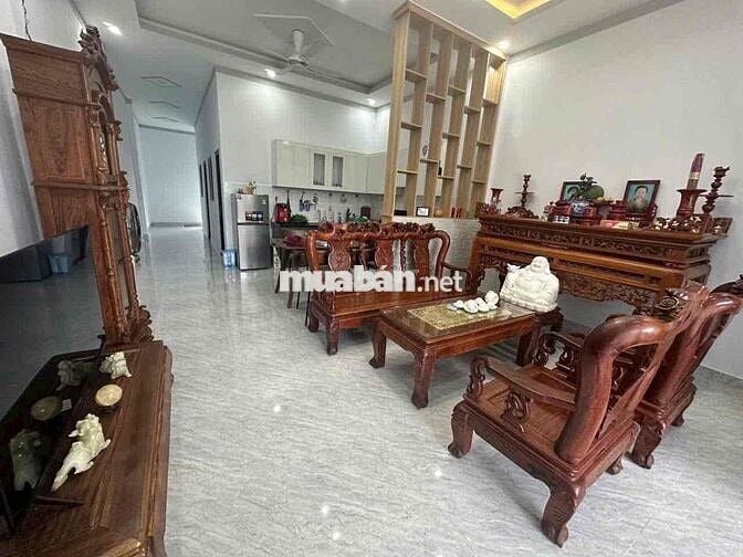 bán căn nhà đang ở do có nhu cầu mua nhà diện tích to hơn