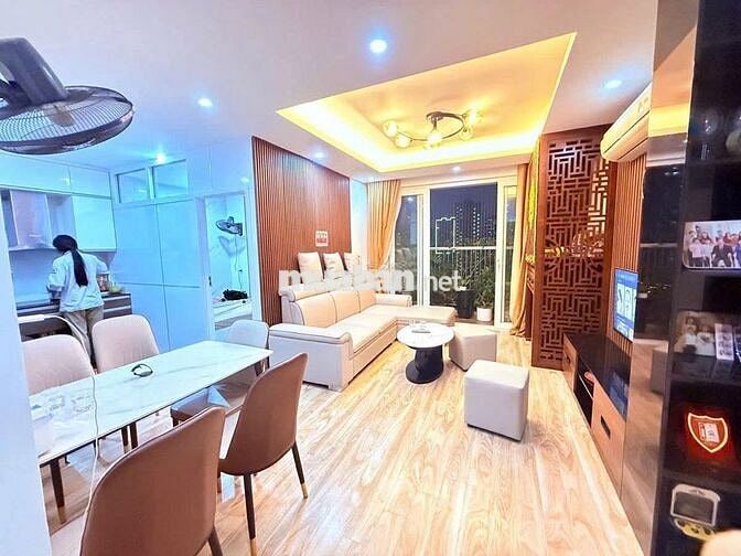 Bán gấp Căn Hộ số 3 Nguyễn Huy Tưởng, 103m2,3N,2WC, giá 8.9 tỷ