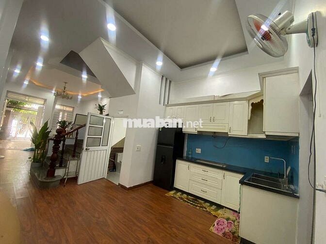 Nhà phố 74m 3 phòng ngủ gần chợ Dĩ An 1 và BigC Go