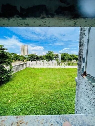 Cho thuê nhà mặt tiền đường Lê Văn Hiến