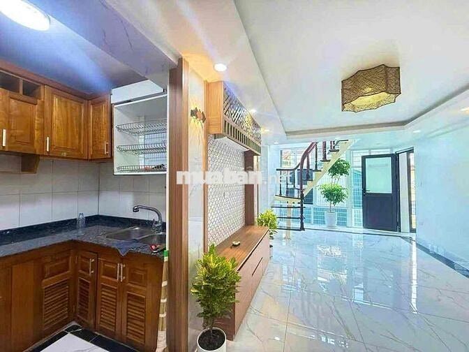 Thanh lý căn TT phố Tạ Quang Bửu nhà đẹp 2 thoáng ở ngay sổ đỏ CC 100m