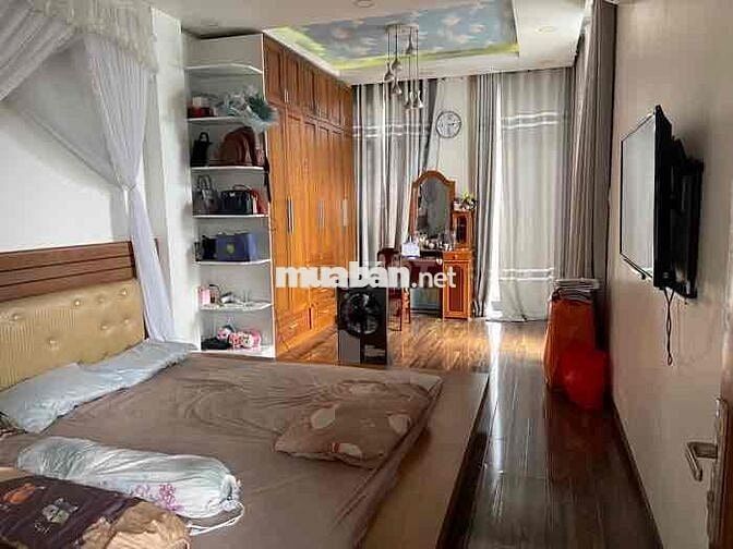 BIỆT THỰ 3 TẦNG - HỒ CÁ SÂN VƯỜN- XD RẤT ĐẸP - Ô TÔ SÁT HÀ HUY GIÁP