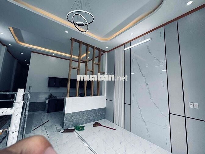 bán căn nhà ngay gần chùa tổ long hưng.