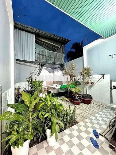 NHÀ RỘNG - HẺM ĐƯỜNG TRẦN VĨNH KIẾT