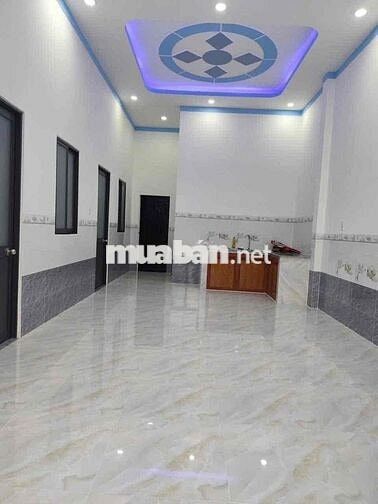 em bán căn nhà mới giá rẻ. đã có sẵn sổ. gần quốc lộ 13