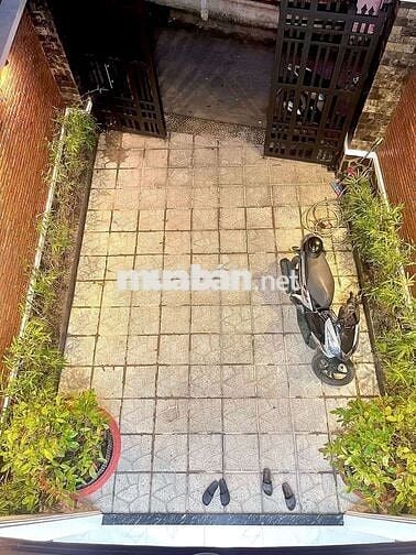 NHÀ RỘNG - HẺM ĐƯỜNG TRẦN VĨNH KIẾT