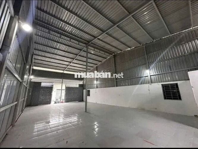 Cần thuê kho xưởng quận 7 DT 360m chuẩn vệ sinh an toàn thực phẩm.