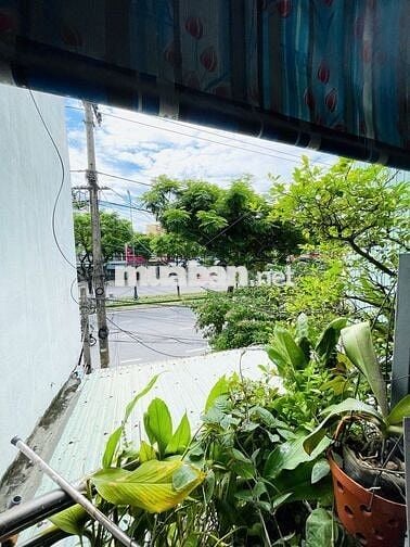 Cho thuê nhà mặt tiền đường Lê Văn Hiến