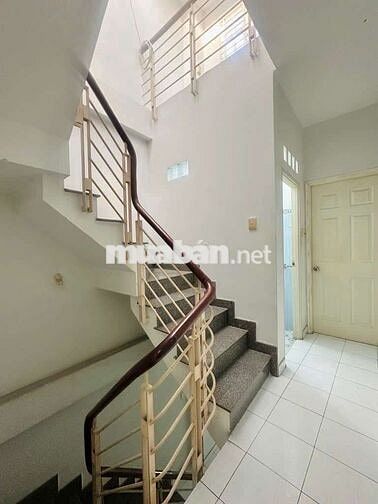 Cho thuê nhà đg.nội bộ cmt8.p5.tân bình