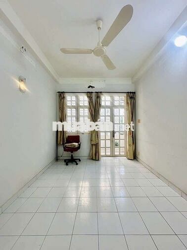 Cho thuê nhà đg.nội bộ cmt8.p5.tân bình