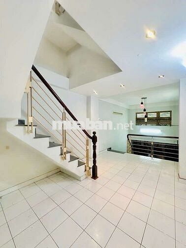 Cho thuê nhà đg.nội bộ cmt8.p5.tân bình