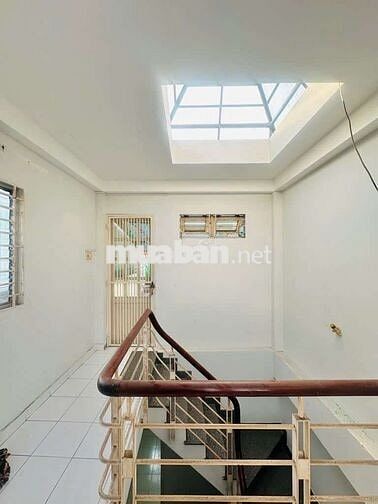 Cho thuê nhà đg.nội bộ cmt8.p5.tân bình