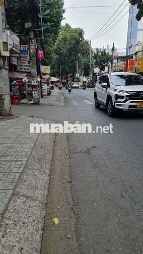 Cho thuê nhà mặt tiền đường Đoàn giỏi 4x18m trống suốt vị trí gần sthi