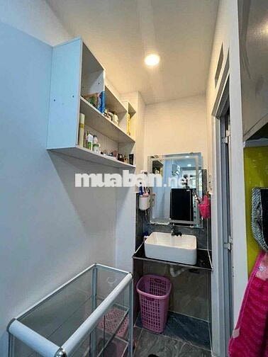 NHÀ NGUYÊN CĂN - 1 TRỆT 1 LẦU 2 PHÒNG NGỦ siêu rộng gần KCX TÂN THUẬN